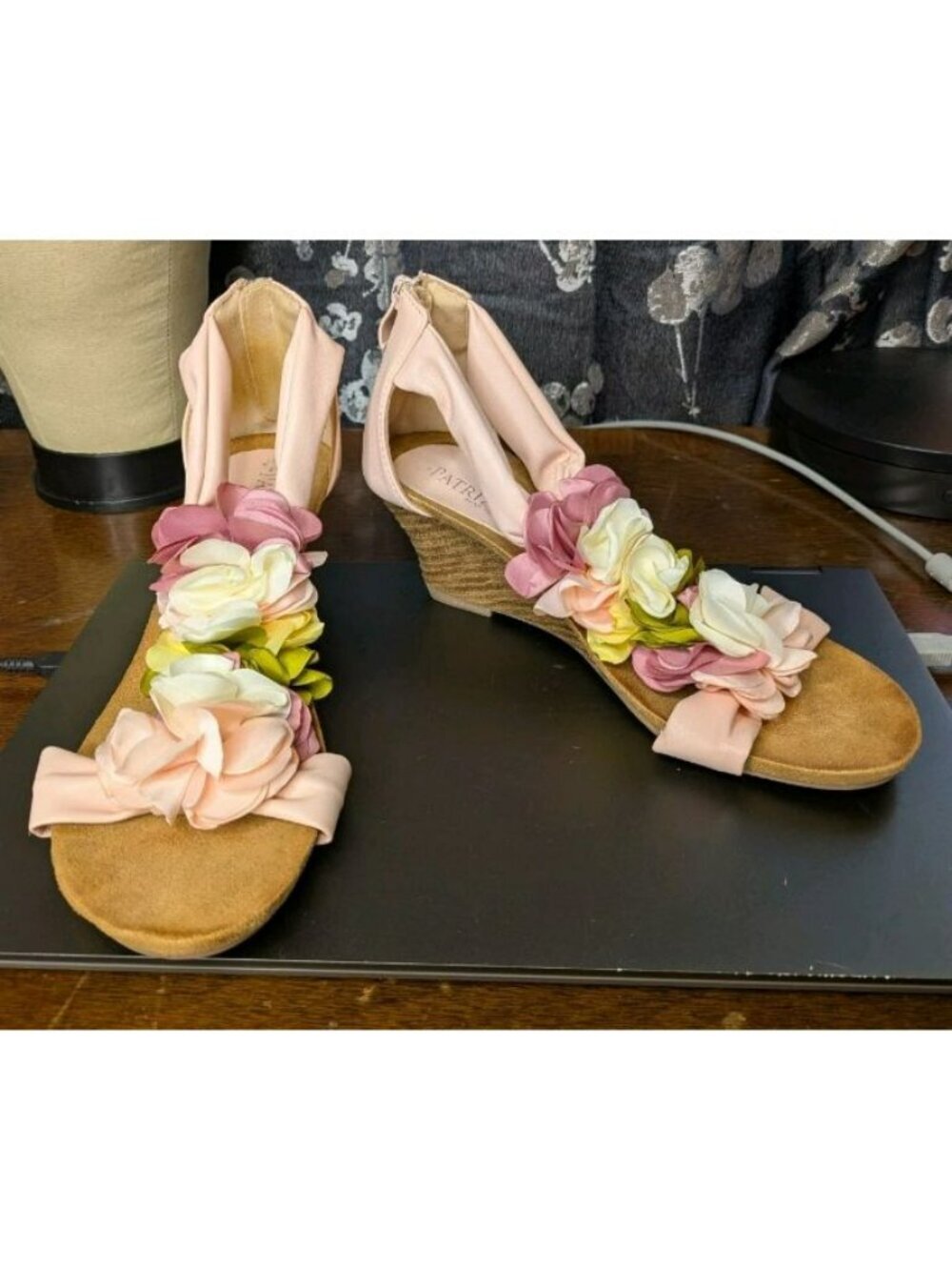 Patrizia Spring Step Harlequin Size US 8.5 Pink Flowers 2" Heel Open Toe Sandals